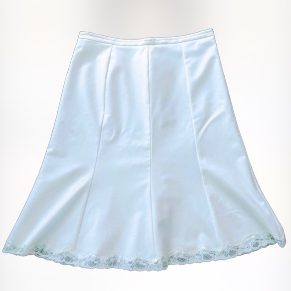 The Limited Dresses & Skirts - The Limited Beautiful & Feminine Creamy White A-Line Skirt w/Lace Detail SZ 2